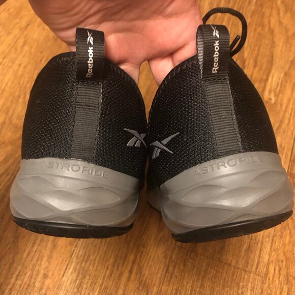 Reebok Men’s Astroride Athletic Work Shoe in Black and Dark Gray Size 10W - Picture 10 of 16